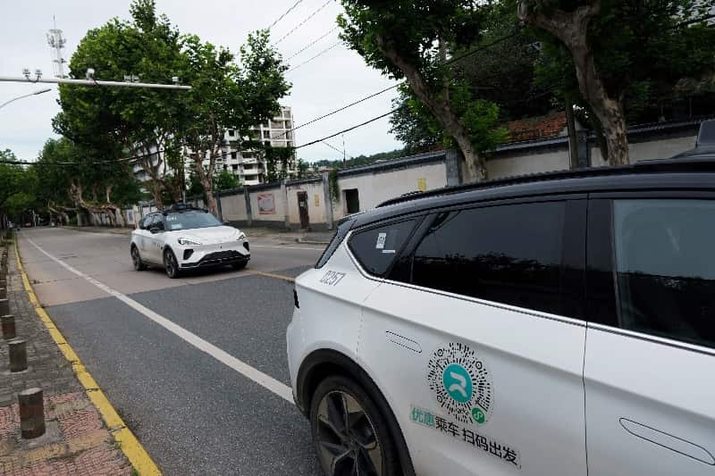 China targets mass deployment of self-driving vehicles by 2030