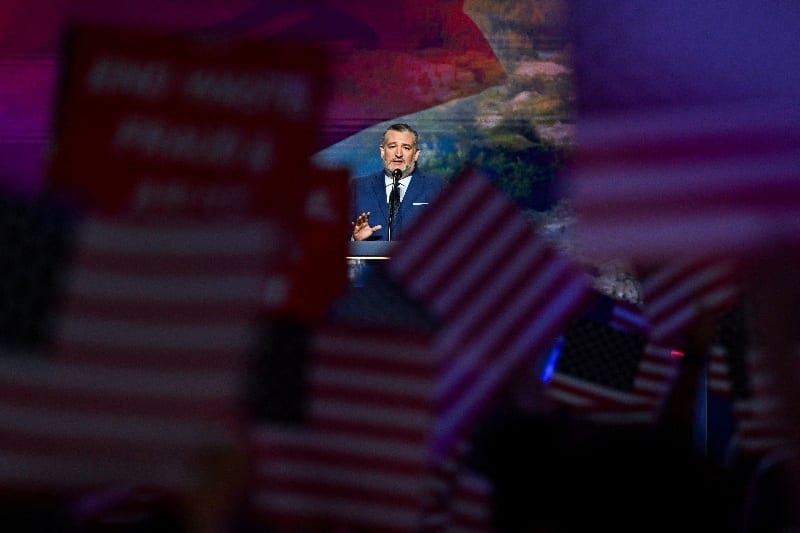FCC chair says senator's TV appearance didn't violate equal-time rule