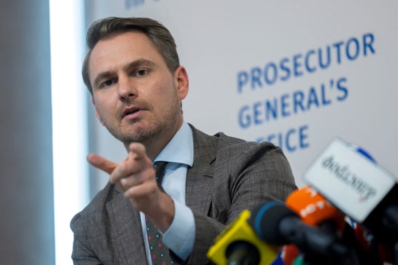 Zelenskiy asks lawmakers to back prosecutor general's removal