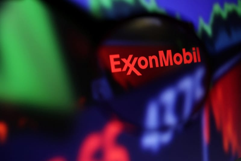 Exxon Mobil shuts Joliet refinery after power outage