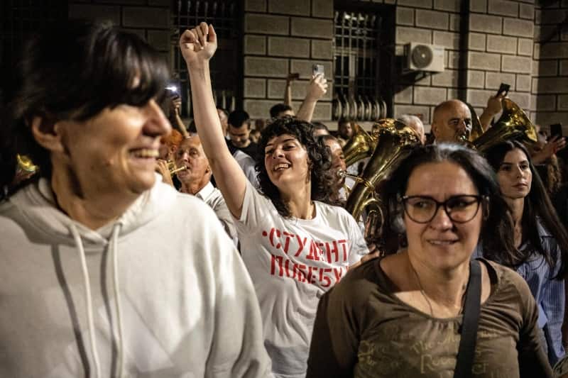 Serbia's Vucic to run for prime minister amid protests