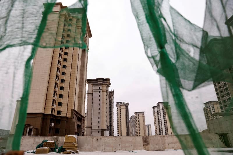 China home prices extend declines in August amid property slump