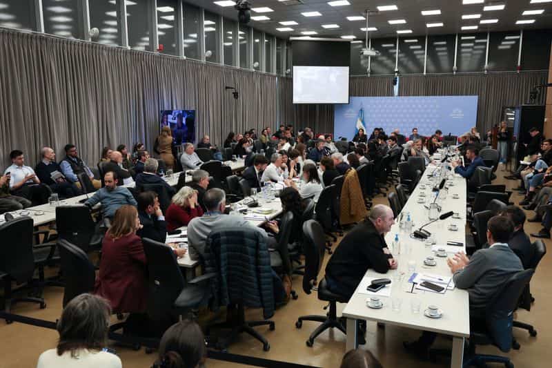 Argentina submits 2027 budget bill to Congress, foresees 4% GDP growth