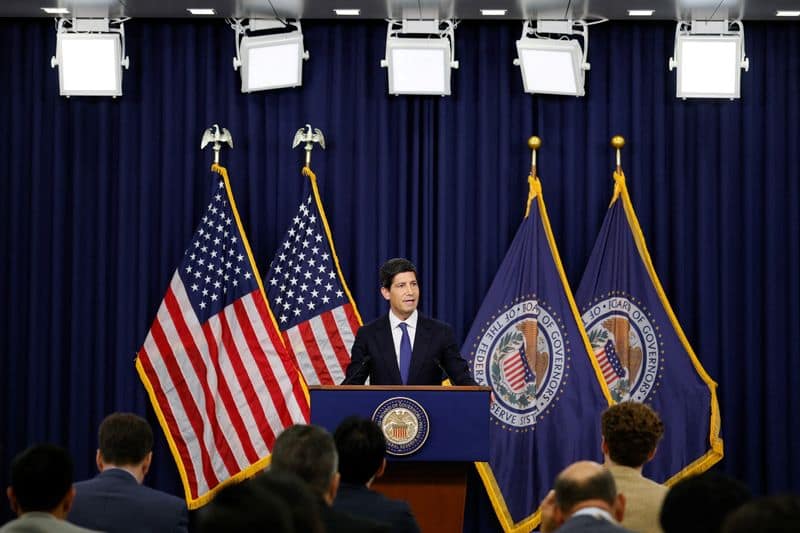 Fed hikes rates to 4% range, signals more tightening ahead