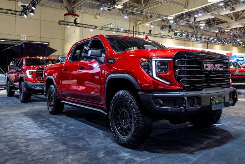 GM bets on diesel for new pickup trucks, diverging from hybrid rivals