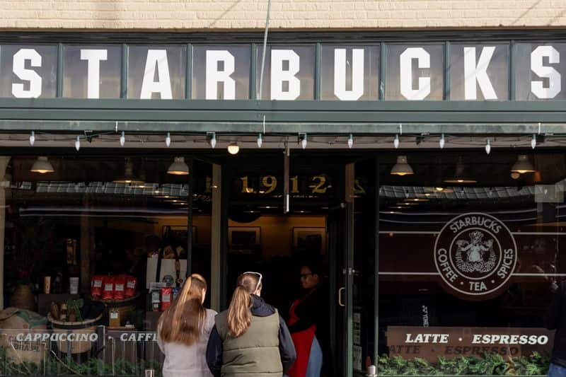 Starbucks settles Florida diversity lawsuit for $1 million