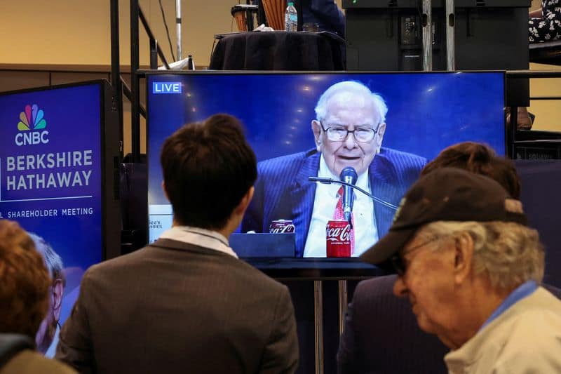 Berkshire Hathaway names Warren Buffett chairman emeritus