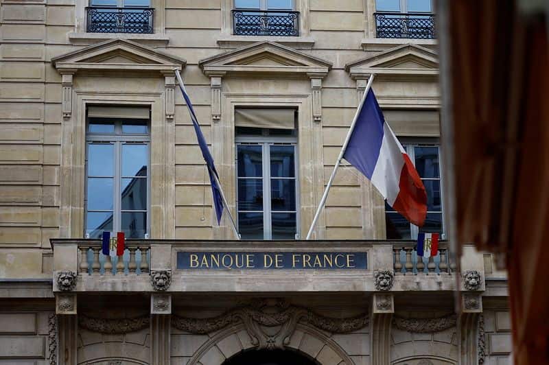 France's bond risk premium hits 2012 highs amid budget concerns