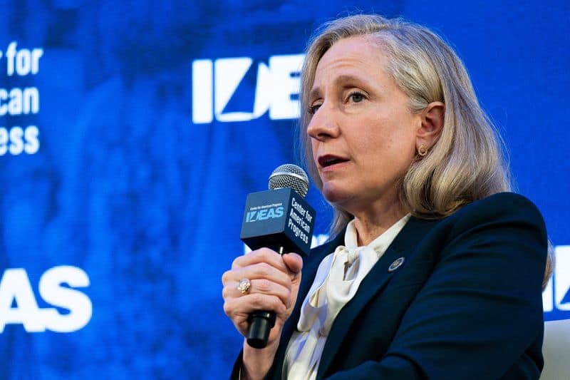 Virginia tightens data center controls amid growing backlash