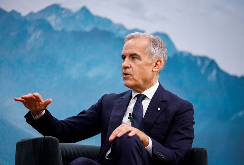 Canada unveils bill to speed project reviews, alter strike intervention
