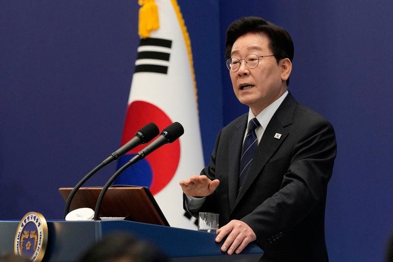 South Korean president and Seoul mayor clash over parkland housing plan
