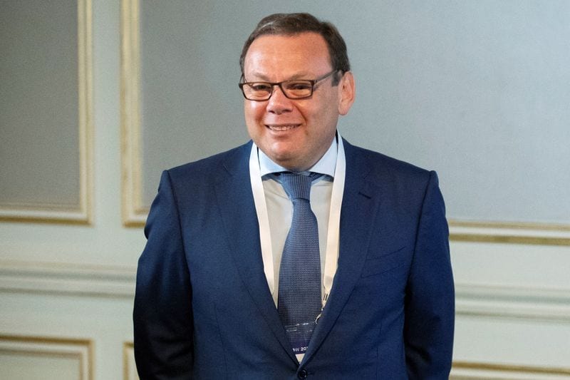Latvia opposes lifting EU sanctions on Russian billionaires Usmanov and Fridman