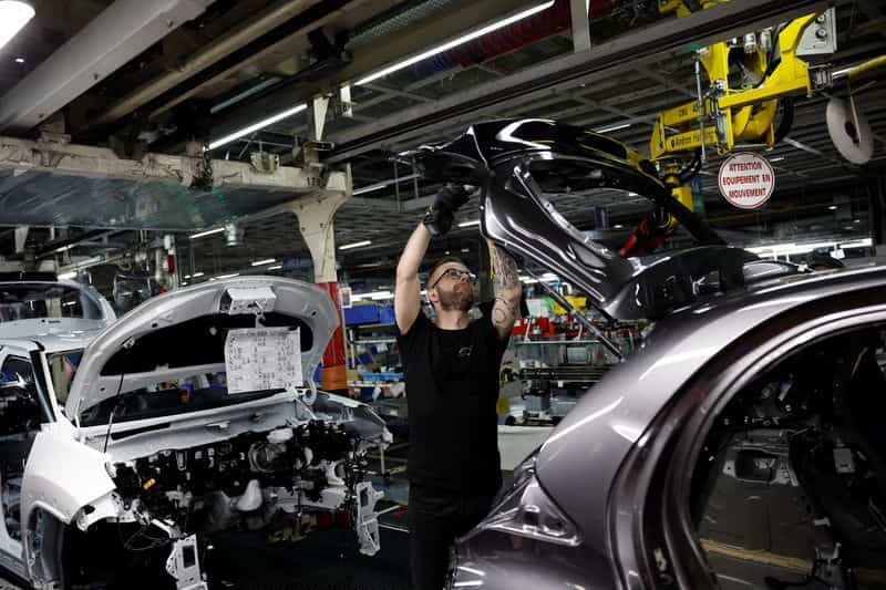 German business activity grows in September, PMI shows