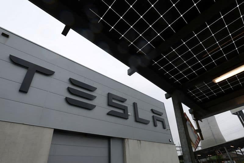 Tesla FSD system misreads speed limits, Belgian safety group says