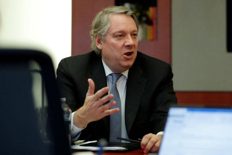 Top bond managers favor quality, avoid big bets in volatile market