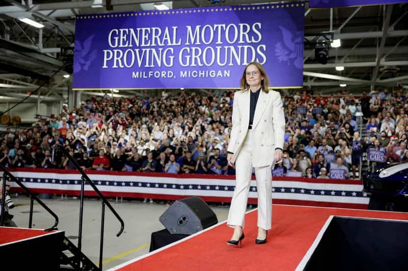 GM, Ford seen losing US market share as rivals push hybrids