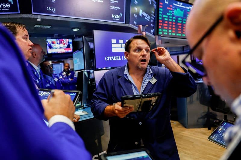 US stock futures rise on AI optimism, offsetting oil and yield concerns