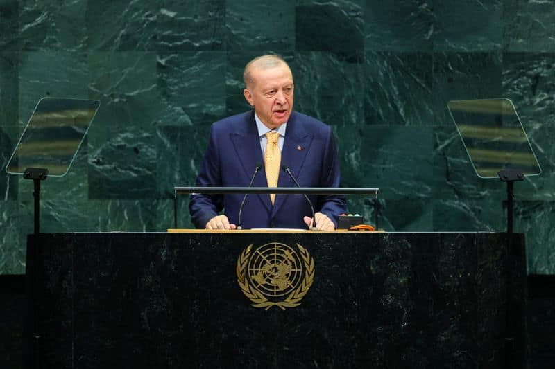 Turkish court convicts comedian of insulting president, orders release
