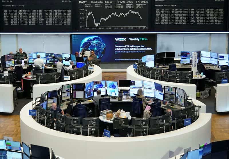 European shares rise as tech gains counter oil pressure