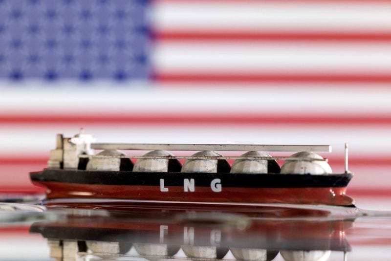 Alternative capital fuels US LNG and pipeline project financing