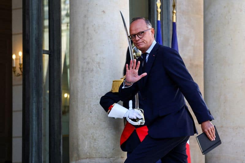 French presidential hopeful Philippe proposes raising retirement age to 65