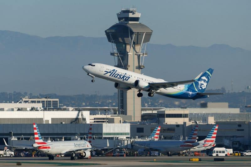 Alaska Air bets on premium travel to boost earnings amid high fuel costs