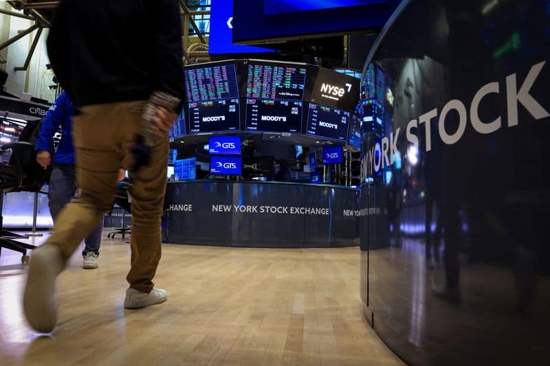 US stocks open higher on oil retreat, tech optimism