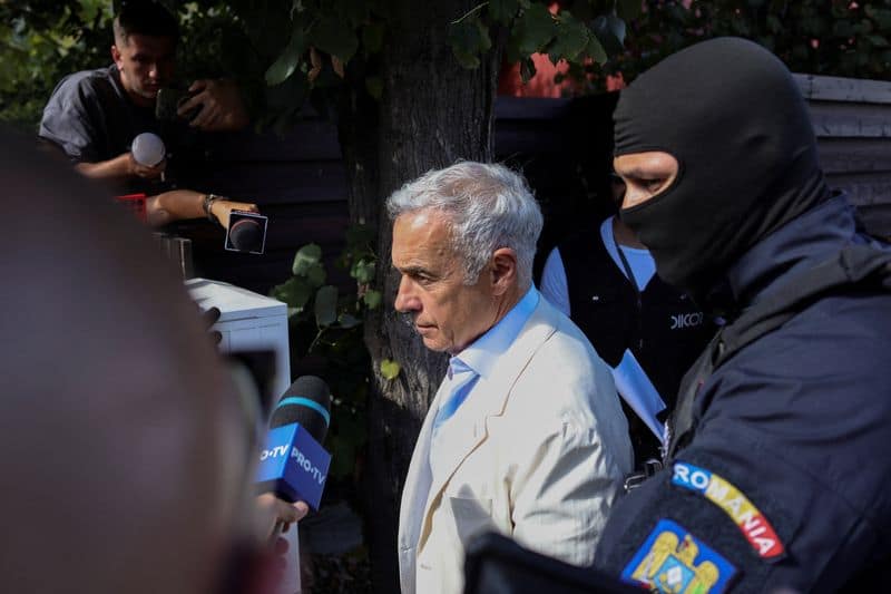 Romanian court orders detention of ex-presidential candidate over fraud probe