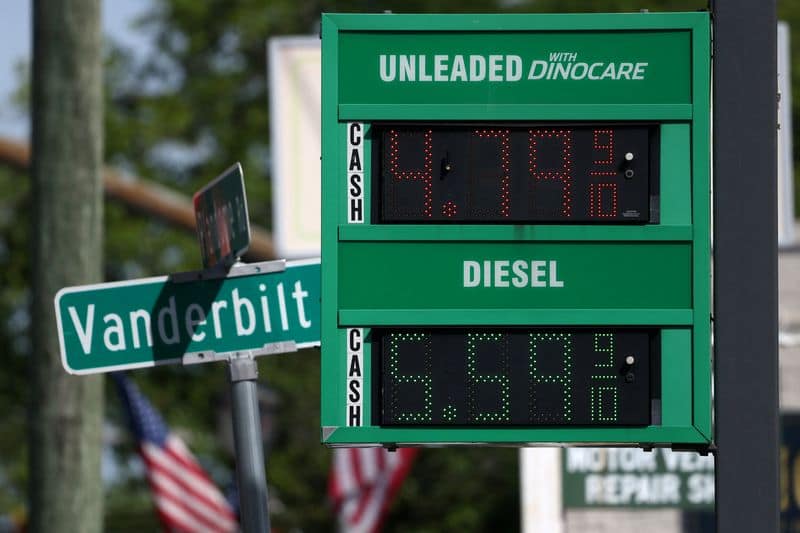 US weighs expanding red-dyed diesel sales to cut fuel costs