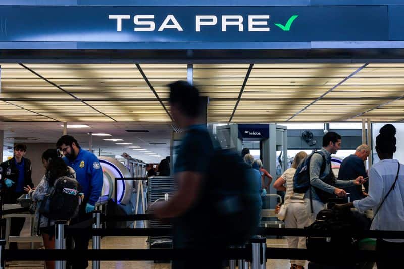 TSA officers to stand during ID checks at US airports
