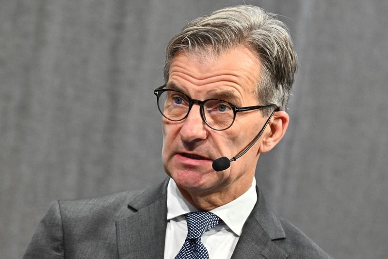 Basel chief: Risks growing as international cooperation wanes