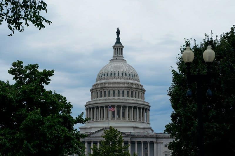 Senate blocks bill to restrict lawmaker stock trading