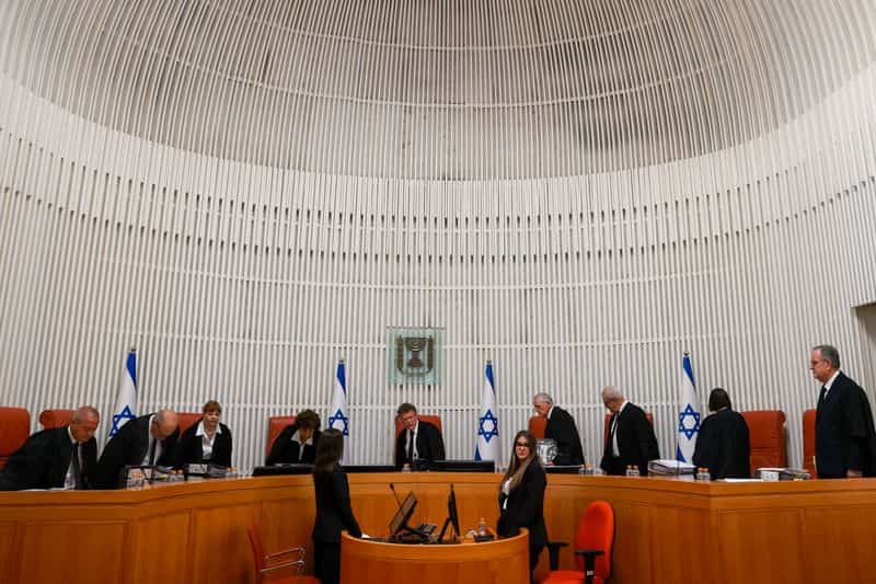 Israeli Arab leader quits election race under court pressure