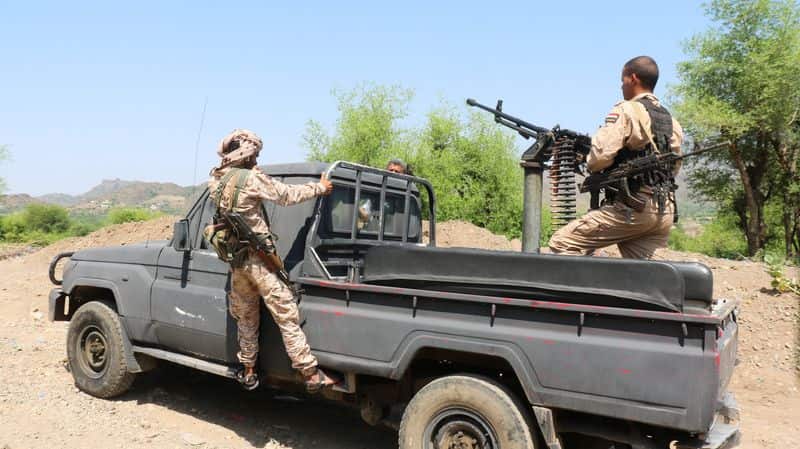 Yemen's president announces major offensive against Houthis