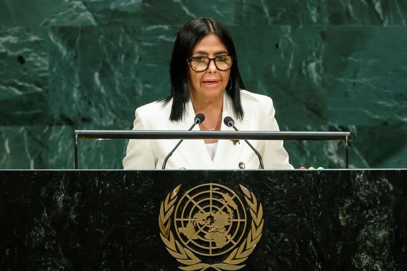 Venezuela expects 6.5% Q3 growth, oil output up 8%