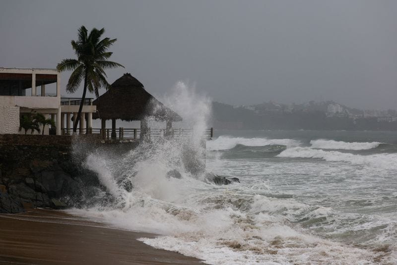 Hurricane Simon nears Mexico coast, prompting evacuations