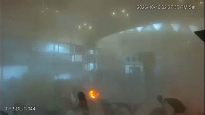 Saudi Arabia suspends flights after Houthi attack on airport
