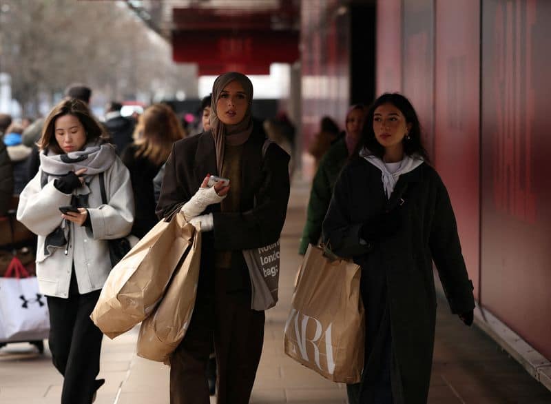 UK retail sales rise 1.3% in September amid cautious consumer spending