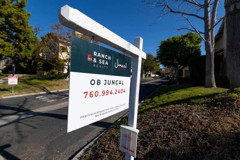 US existing home sales rise in September; higher mortgage rates dim outlook