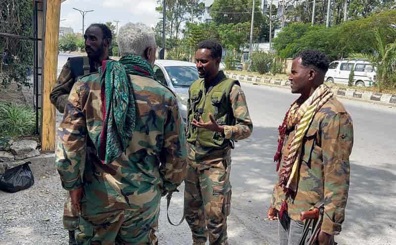 Ethiopian troops enter town on Eritrea border, stoking war fears