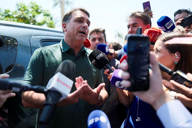 Brazil's Flavio Bolsonaro backs end to six-day workweek