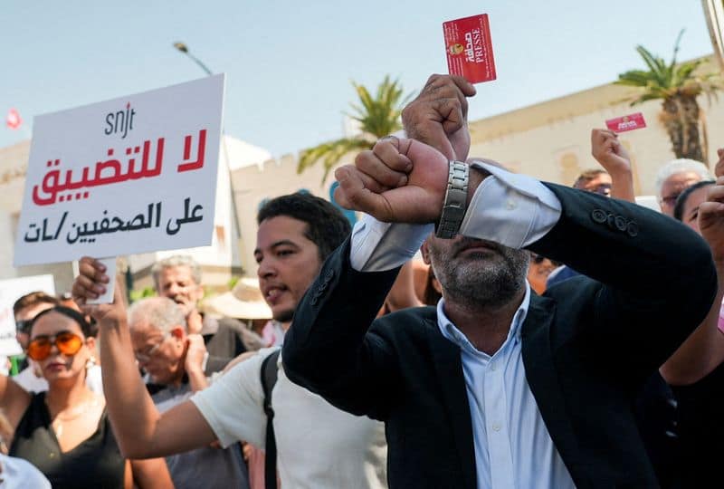 Tunisian journalists fear jail as freedoms erode