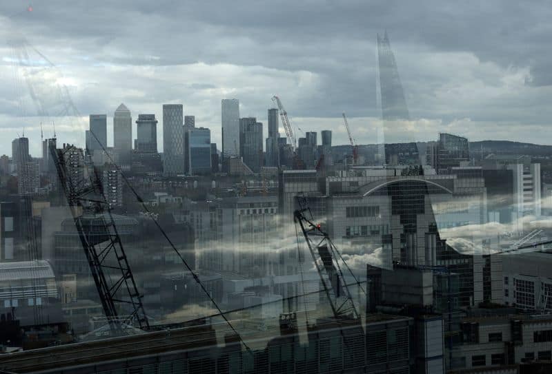 UK economy grows 0.1% in August, beating forecasts