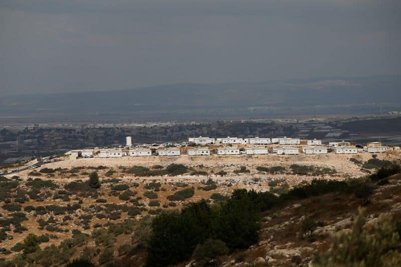 China urges Israel to halt West Bank settlement expansion