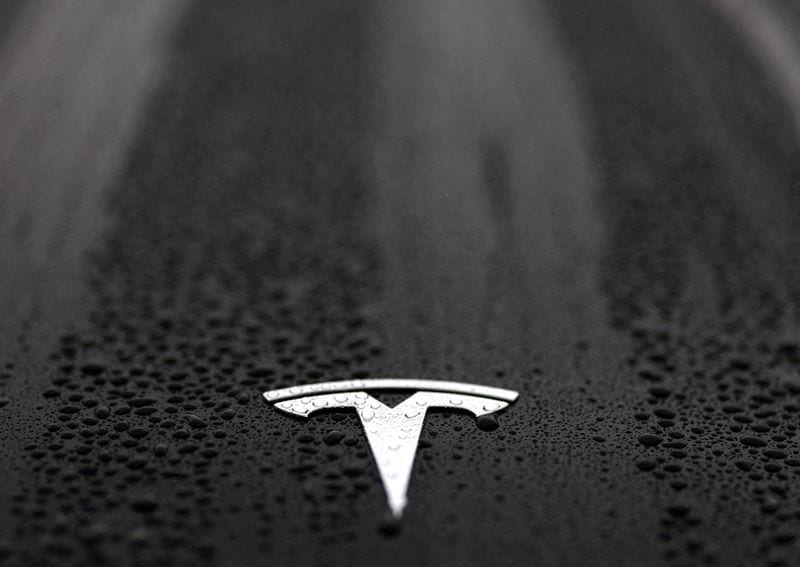 US appeals court blocks class actions over Tesla's self-driving claims