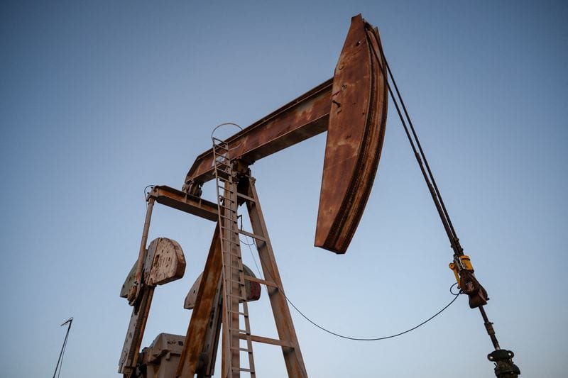 Oil prices rise on Middle East supply worries