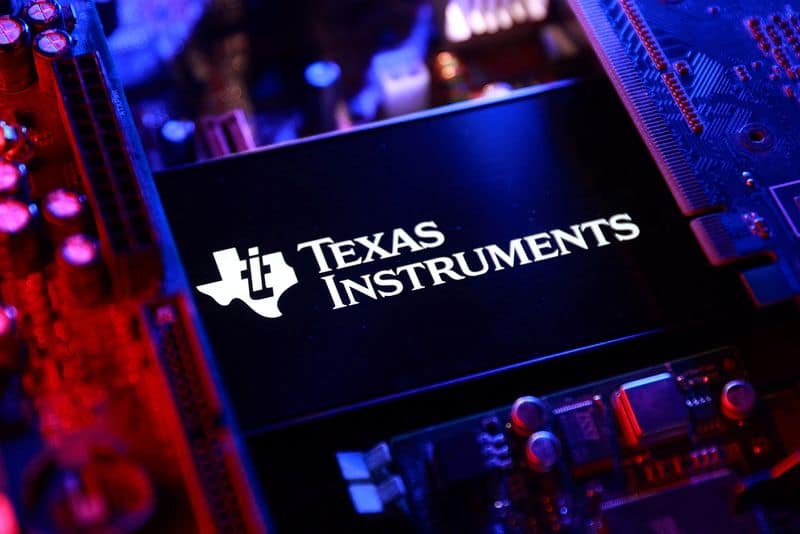 Texas Instruments forecasts fourth-quarter revenue above estimates