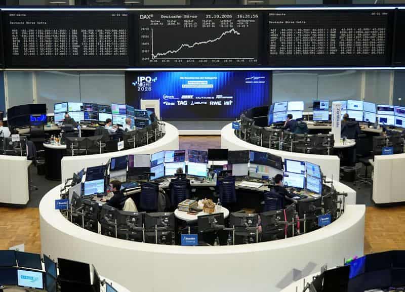 French bond yields climb as Moody's review looms