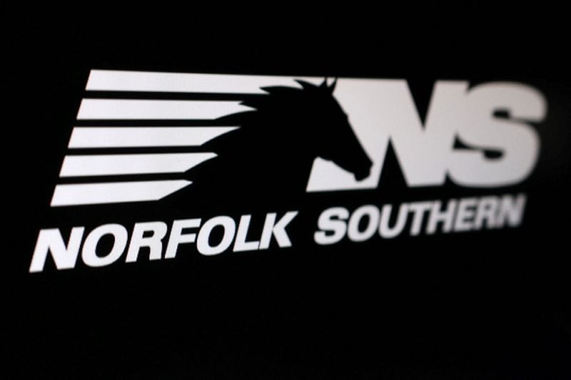 Norfolk Southern tops profit estimates on strong freight demand