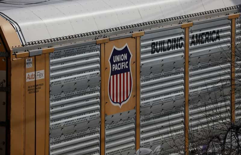 US railroads gain as high fuel costs pressure truckers